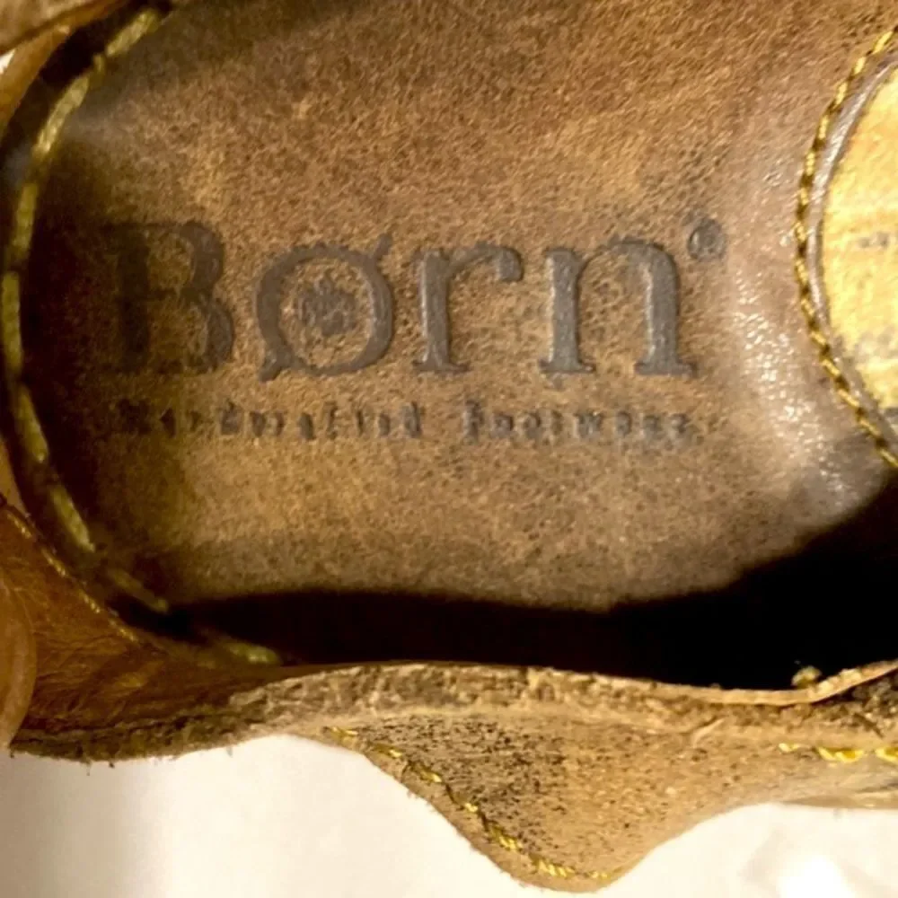Born sandals